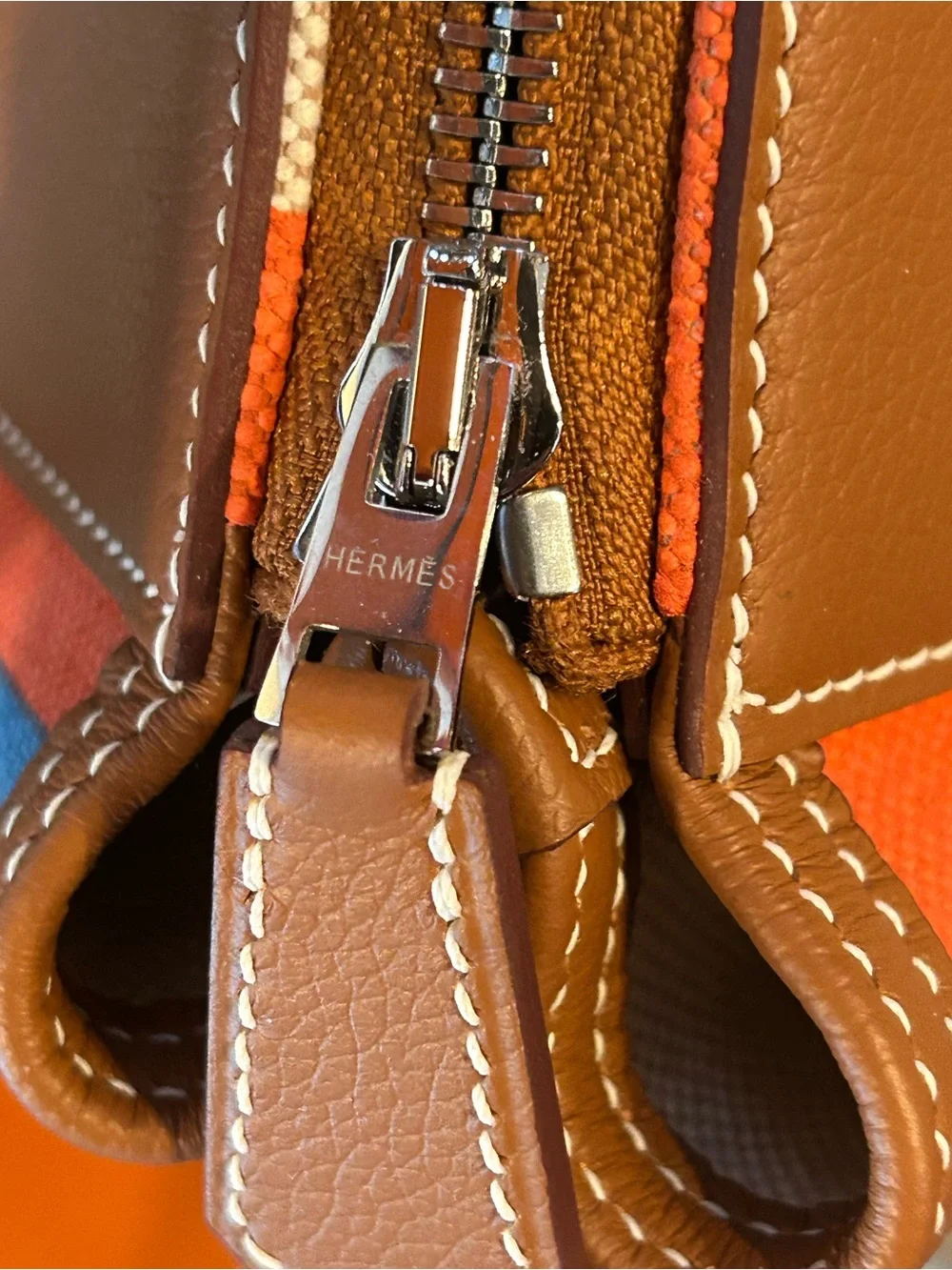 Hermès Luggage set, with trolley, 12hr bag, & charm.